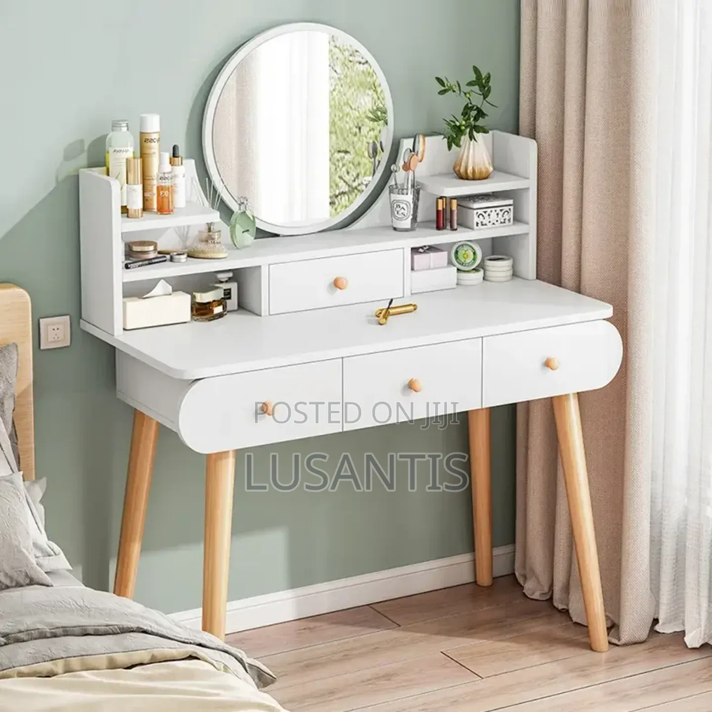 Dresser Set With Chair.