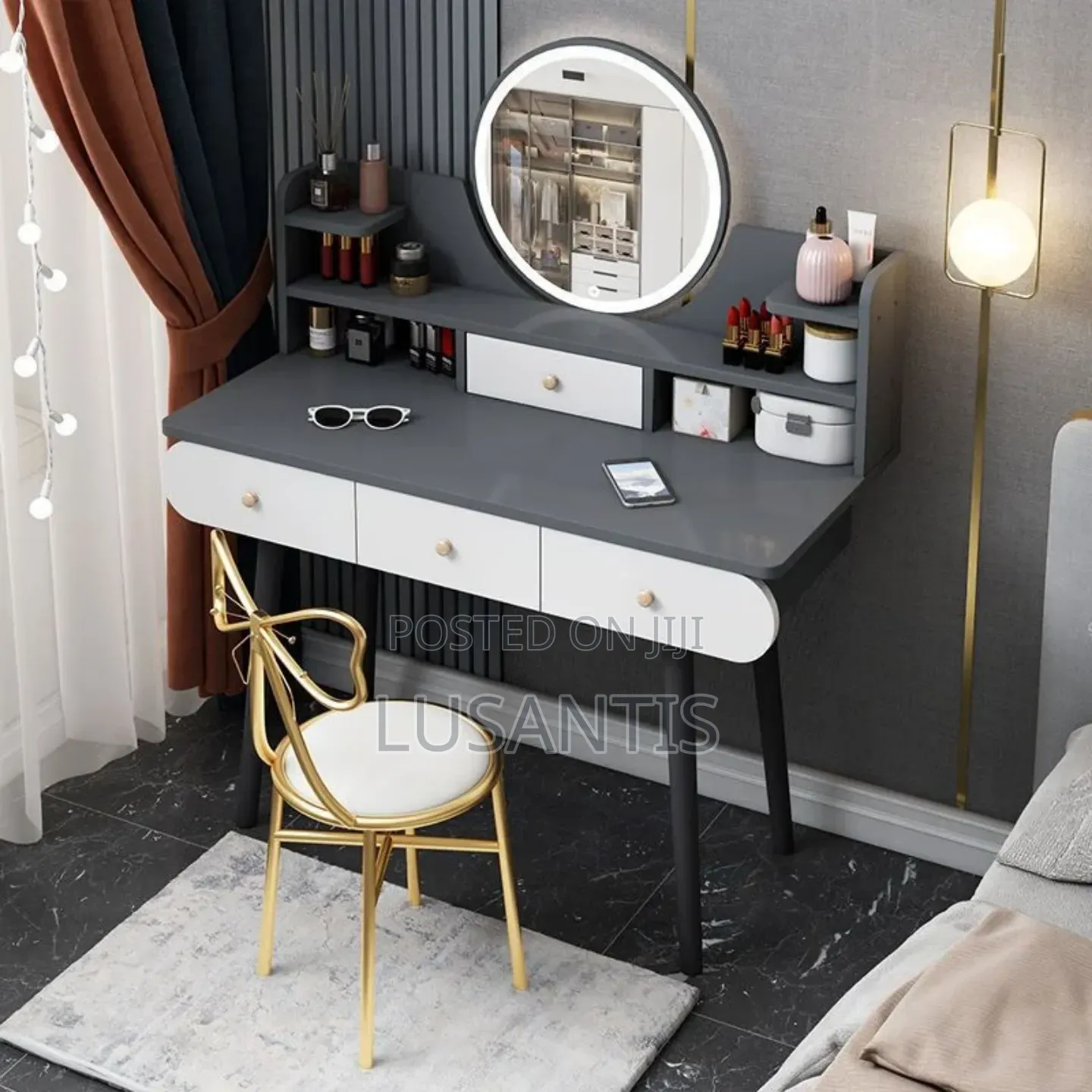 Dresser Set With Chair.