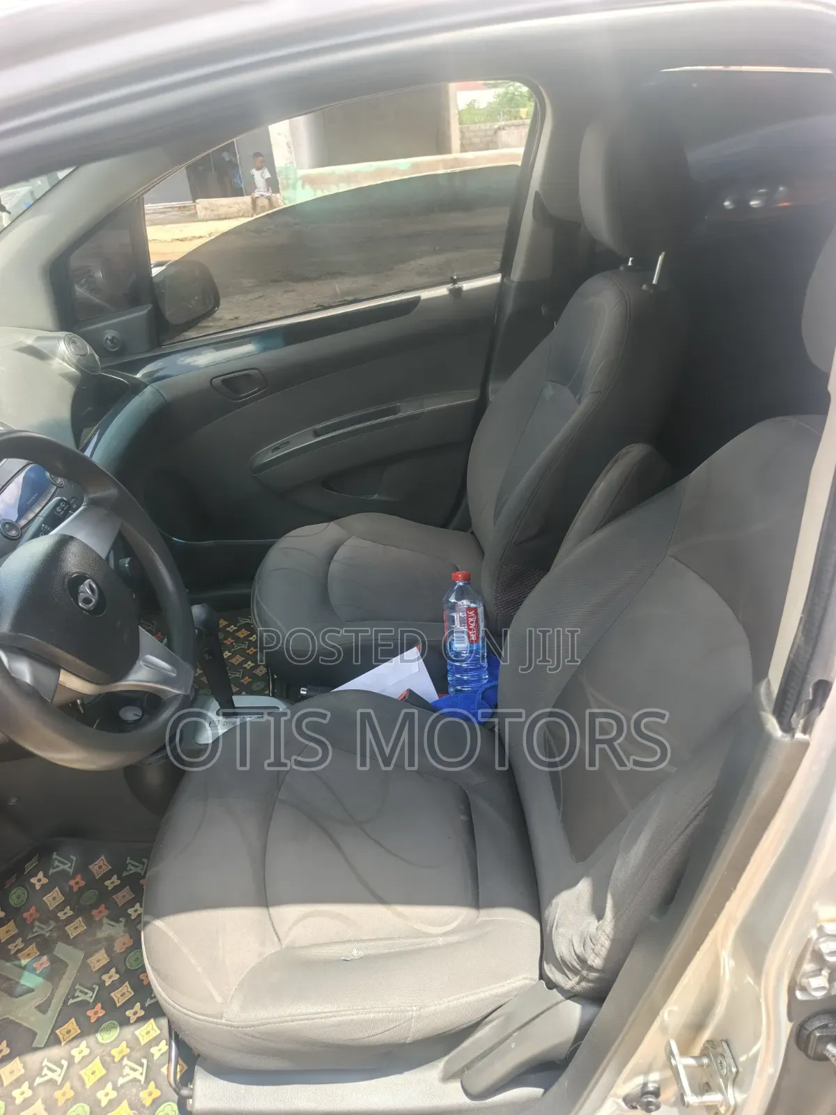 Chevrolet Spark LT 2012 Silver