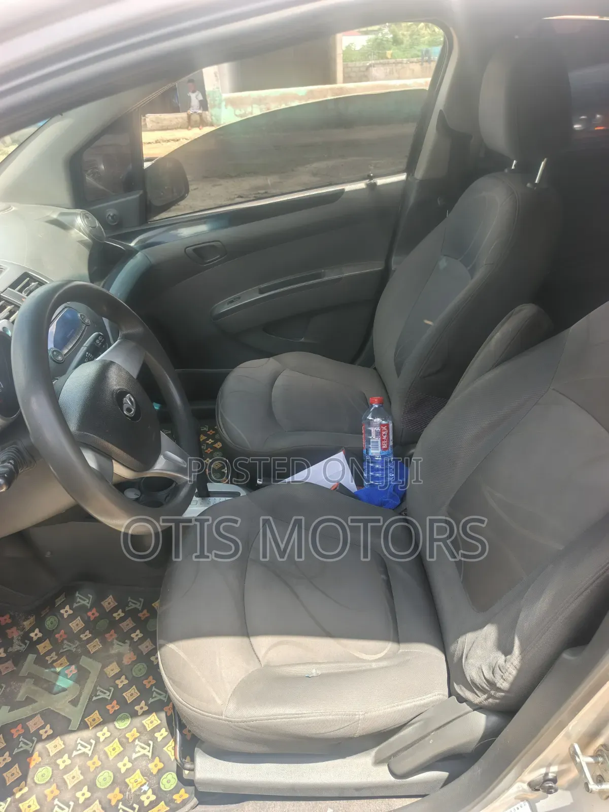 Chevrolet Spark LT 2012 Silver