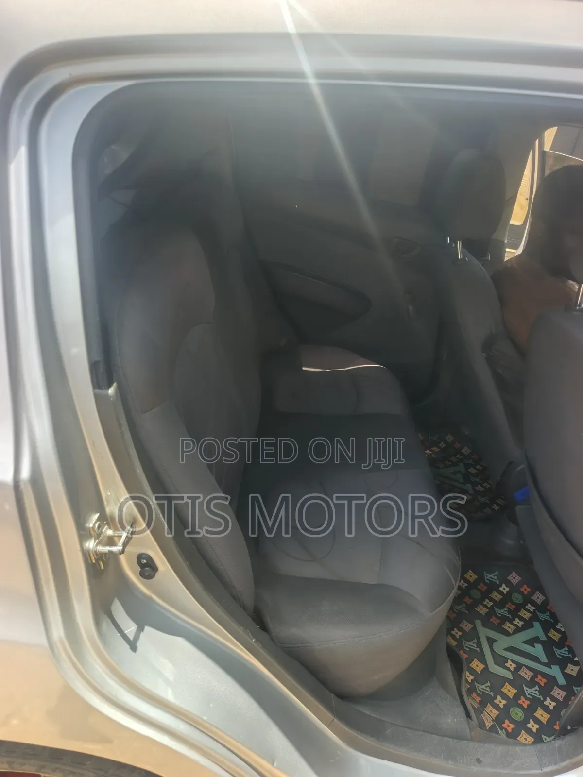 Chevrolet Spark LT 2012 Silver