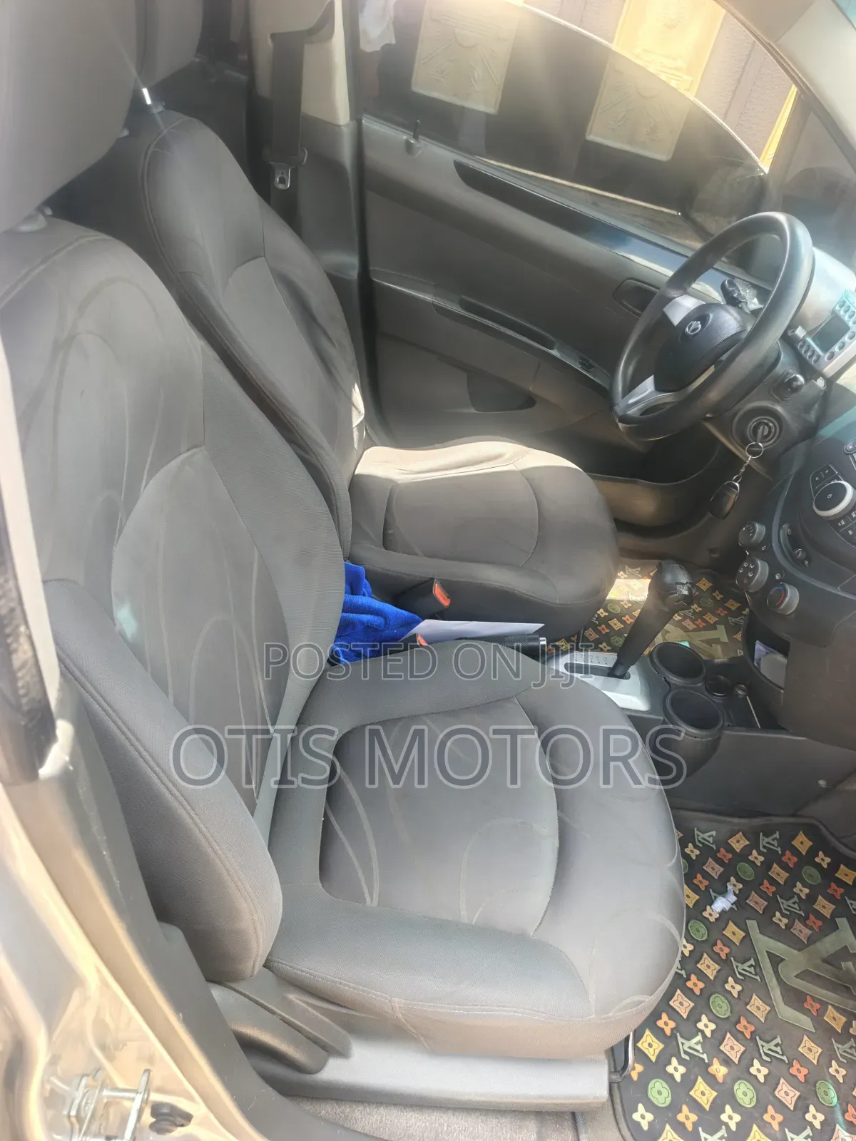 Chevrolet Spark LT 2012 Silver