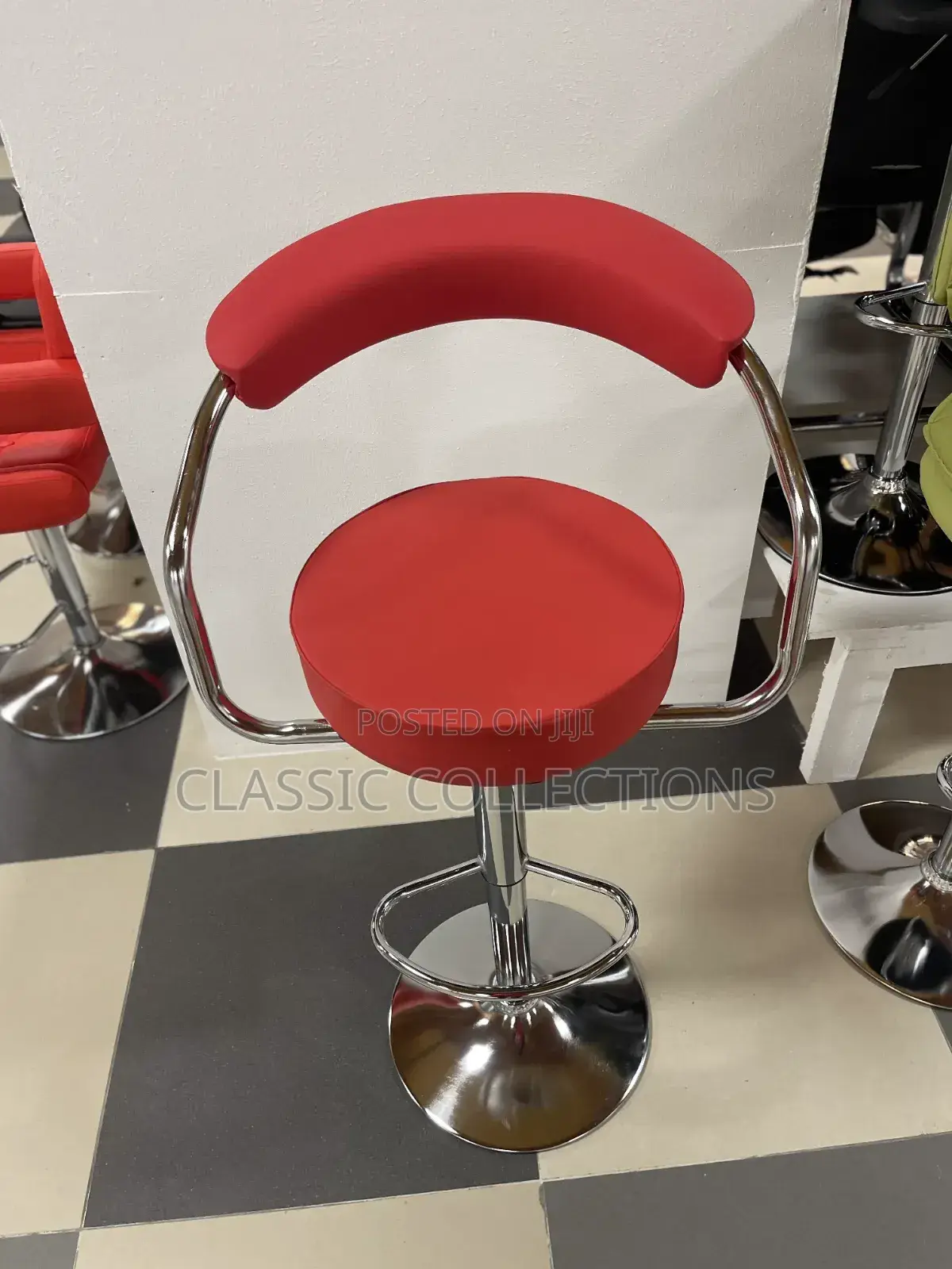 Adjustable Swivel Bar Stool