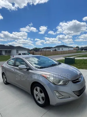 Hyundai Elantra GLS Sedan FWD (1.8L 4cyl 6M) 2013 Silver