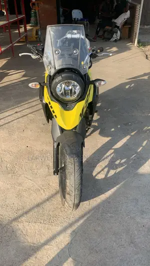 Suzuki V-Strom 2021 Yellow