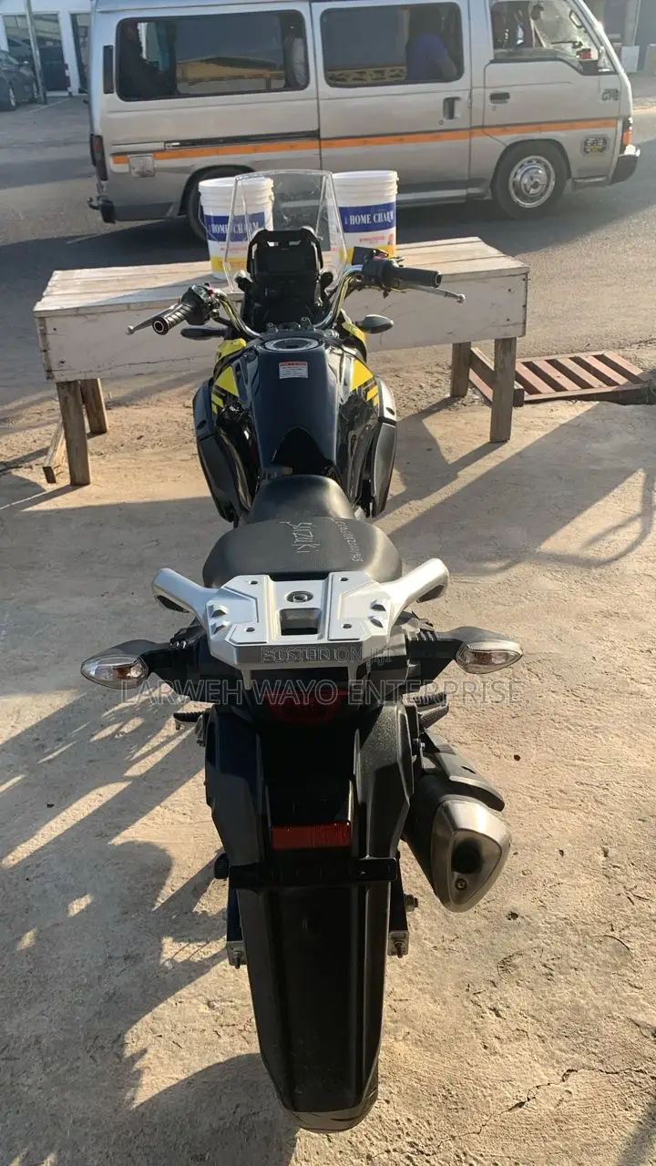 Suzuki V-Strom 2021 Yellow