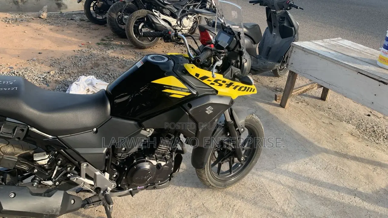 Suzuki V-Strom 2021 Yellow