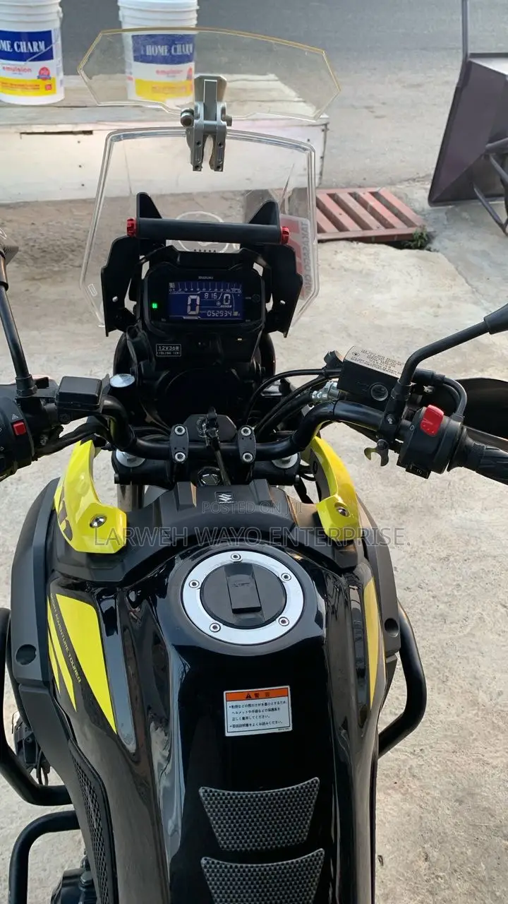 Suzuki V-Strom 2021 Yellow