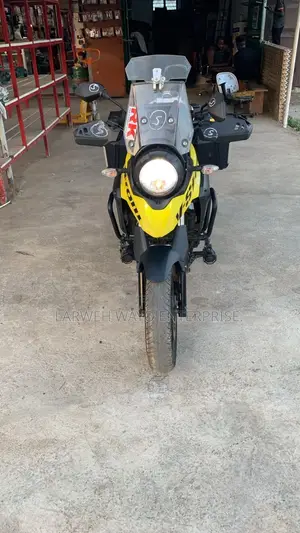 Suzuki V-Strom 2021 Yellow