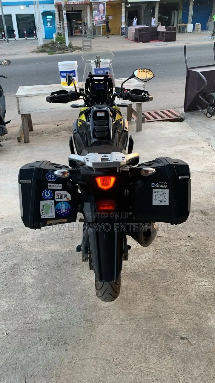 Suzuki V-Strom 2021 Yellow