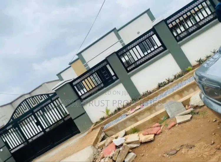 3bdrm House in Amasaman Sapeiman for sale