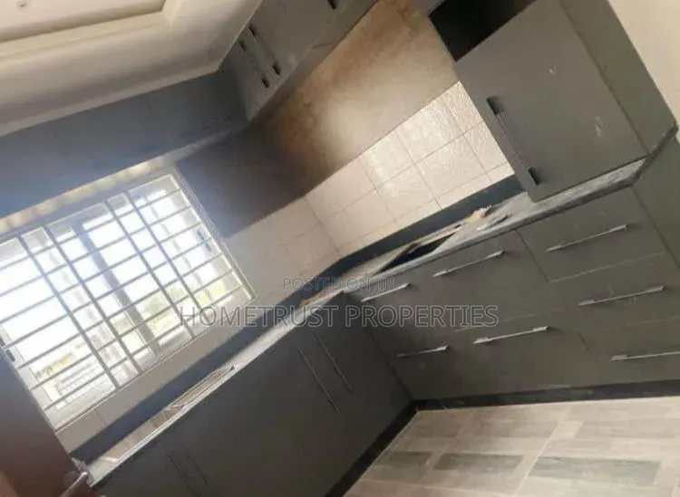 3bdrm House in Amasaman Sapeiman for sale