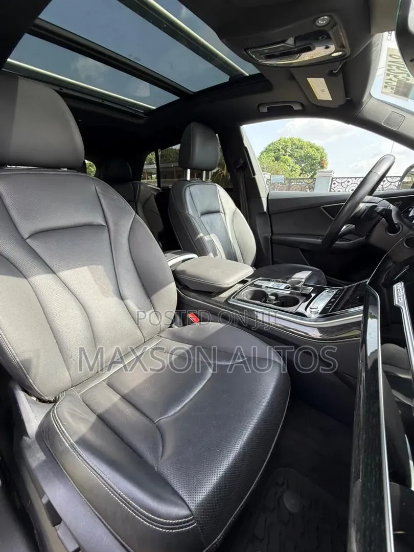 Audi Q8 2021 Gray