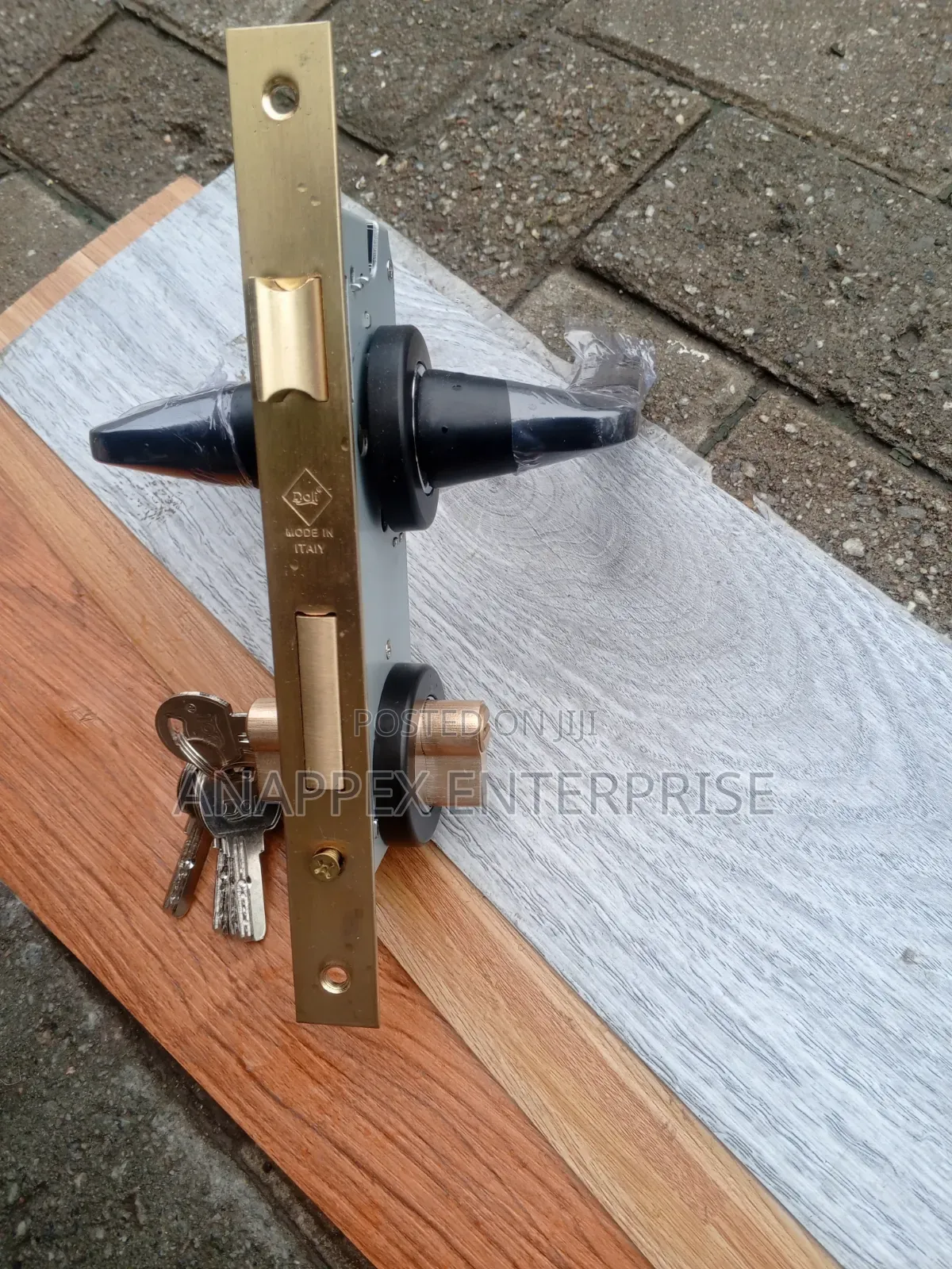 Quality Wooden Doors Lock for Bedrooms Made in Italy.