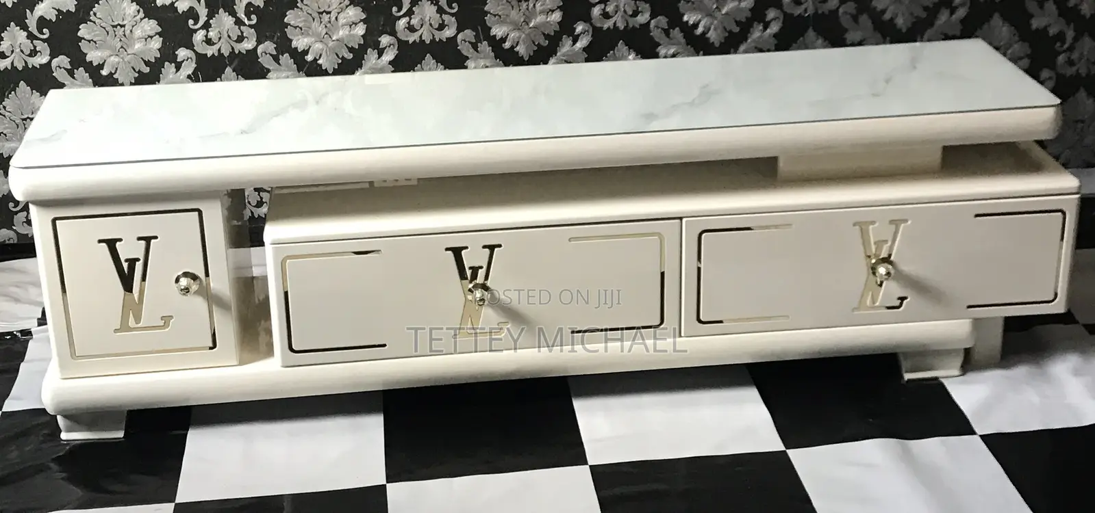 Ultra Modern Tv Stand