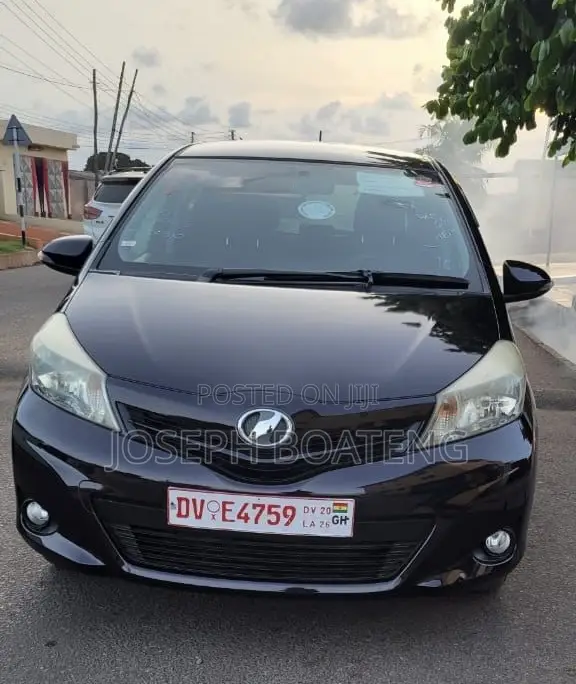 Toyota Vitz 1.3 AWD 5dr 2013 Burgundy