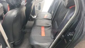 Toyota Yaris Base Sedan 4dr 2011 Black