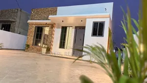 3bdrm House in Lake Side Estate for sale