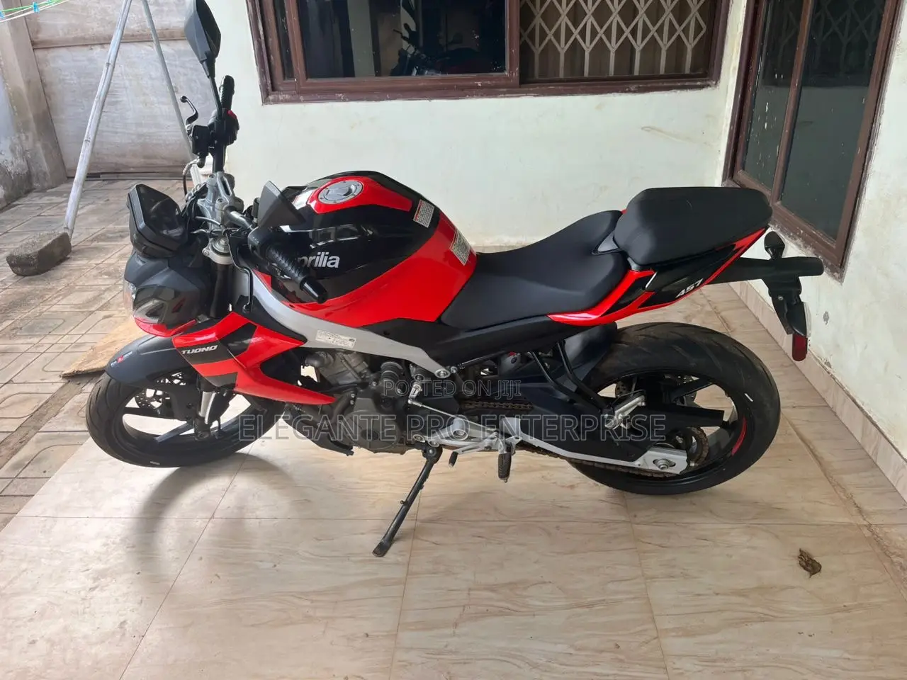 New Aprilia Tuono 2025 Red