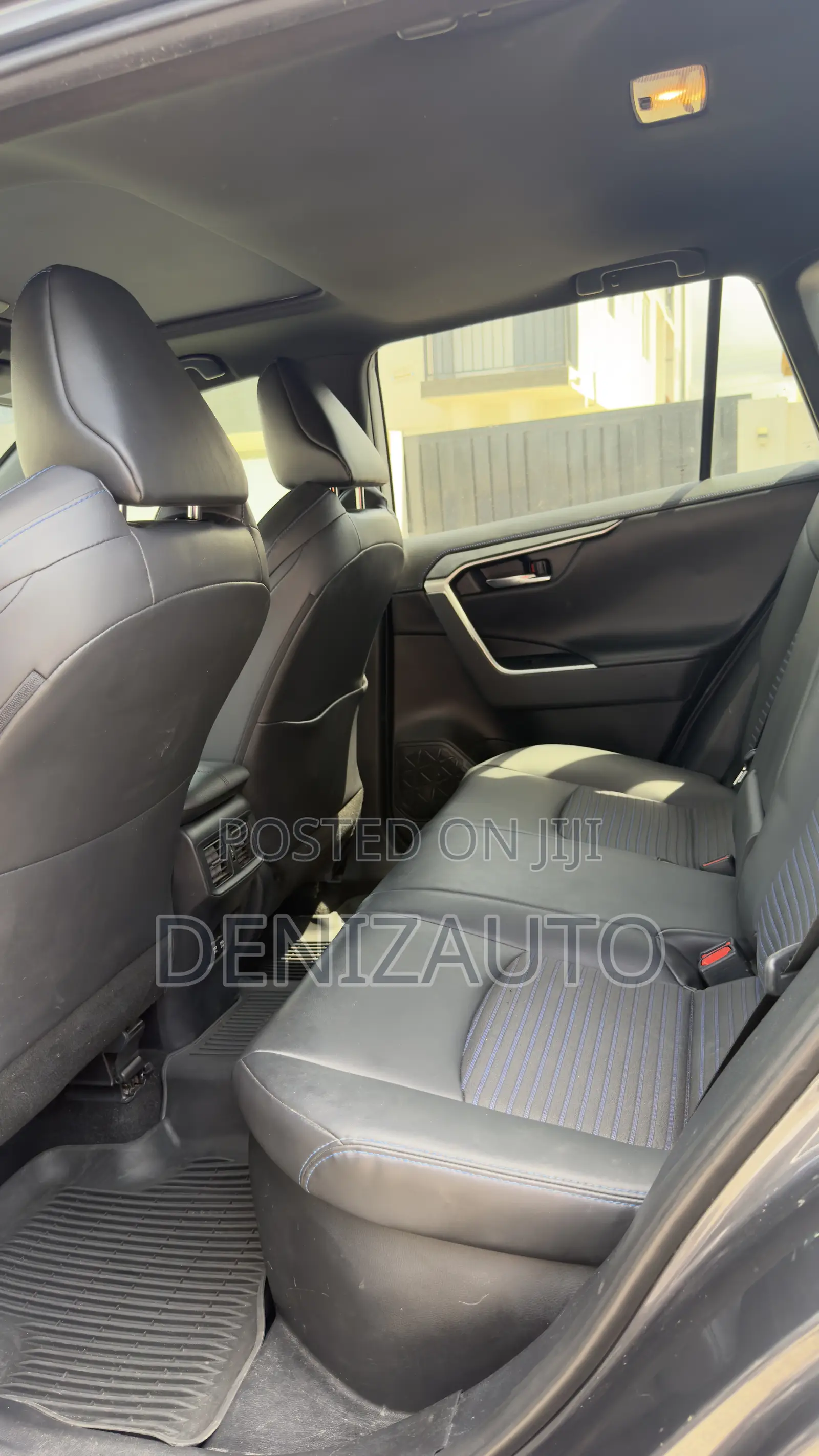 Toyota RAV4 XSE 2019 Gray