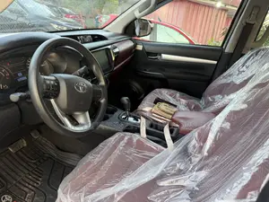 Toyota Hilux 2025 White