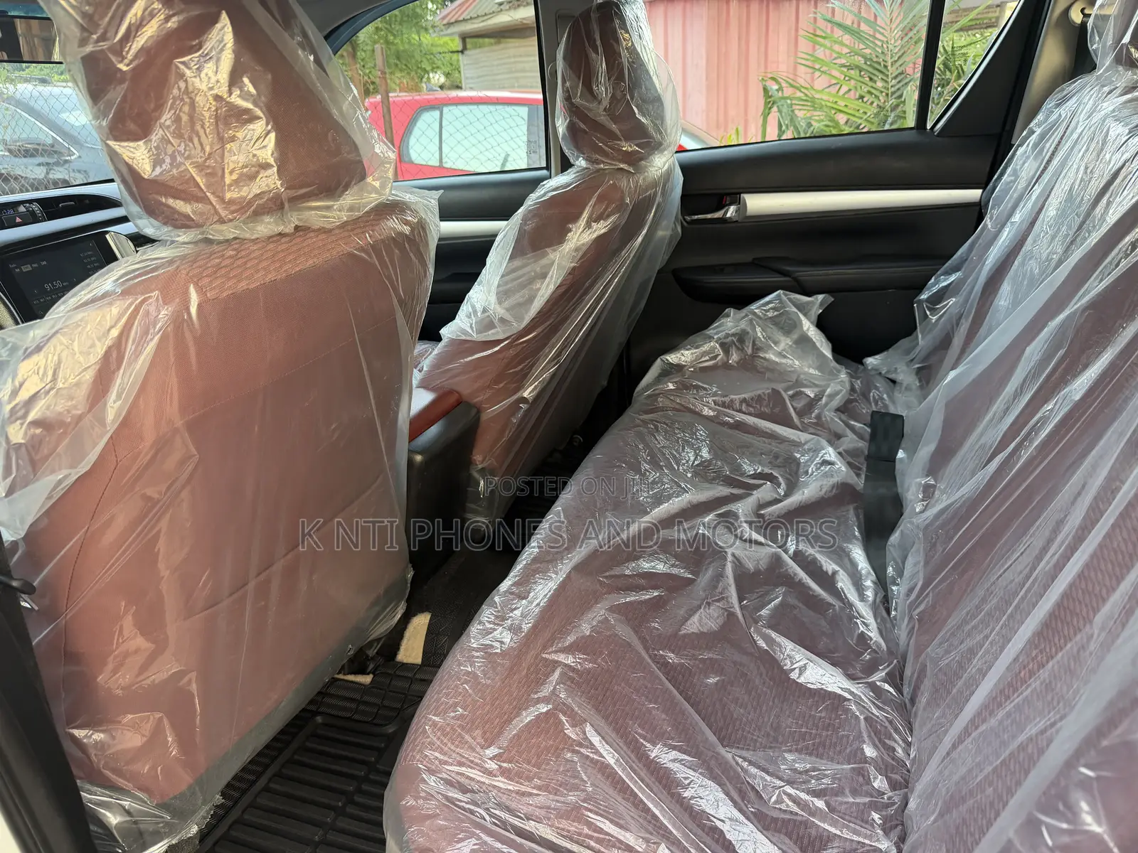 Toyota Hilux 2025 White