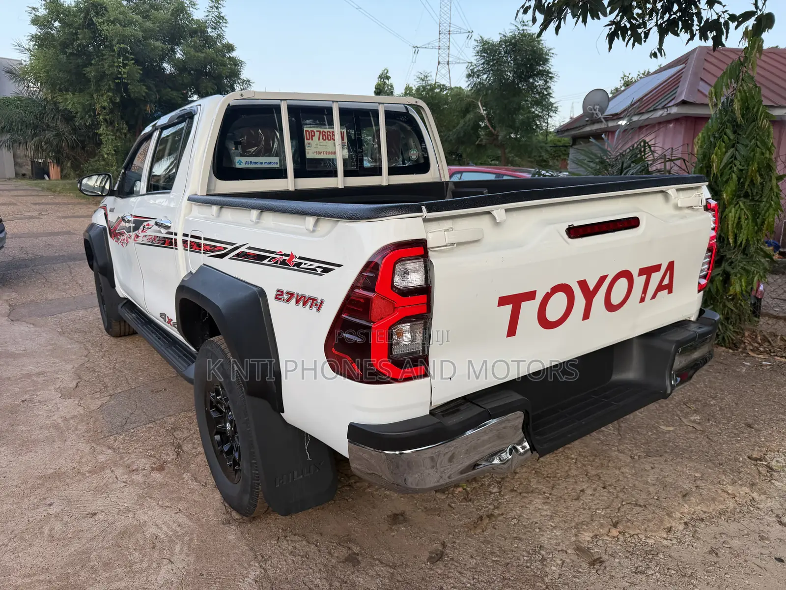 Toyota Hilux 2025 White