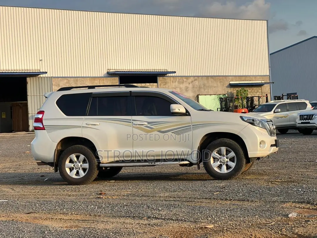 Toyota Land Cruiser Prado 2.7 2017 White