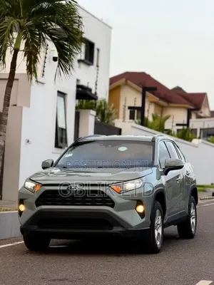 Toyota RAV4 XLE 2022 Gray