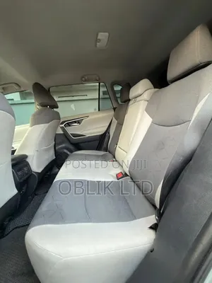 Toyota RAV4 XLE 2022 Gray