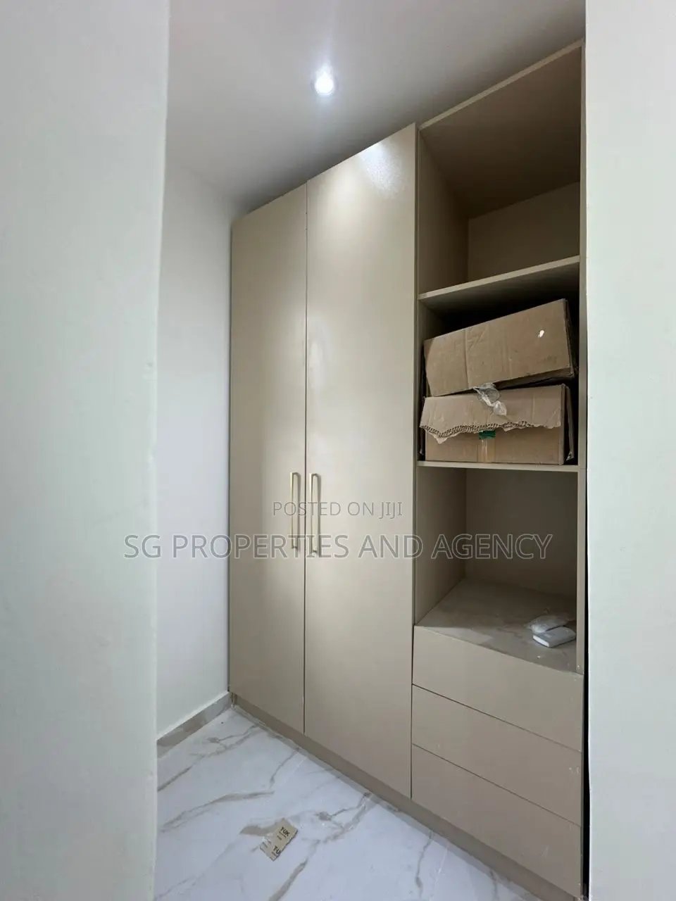 2bdrm Townhouse / Terrace in Lashibi, Sakumono for rent