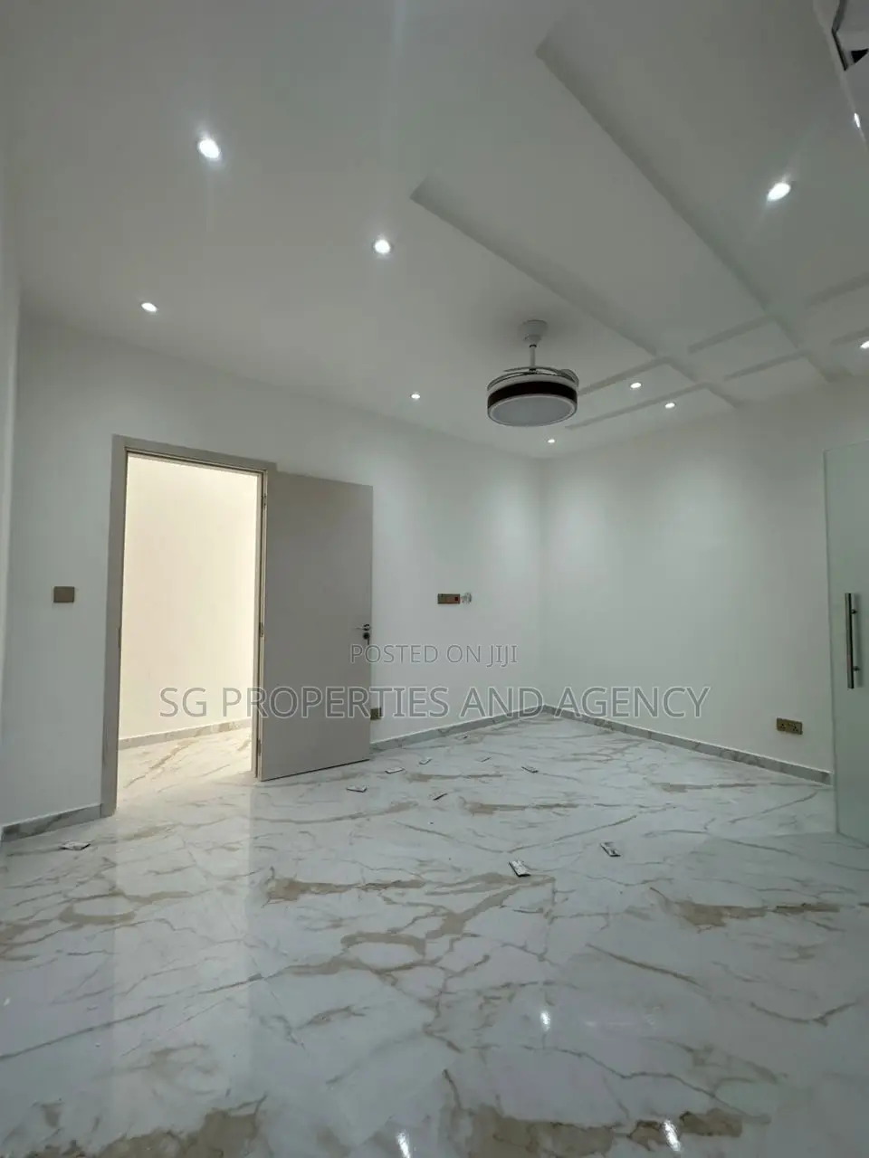 2bdrm Townhouse / Terrace in Lashibi, Sakumono for rent
