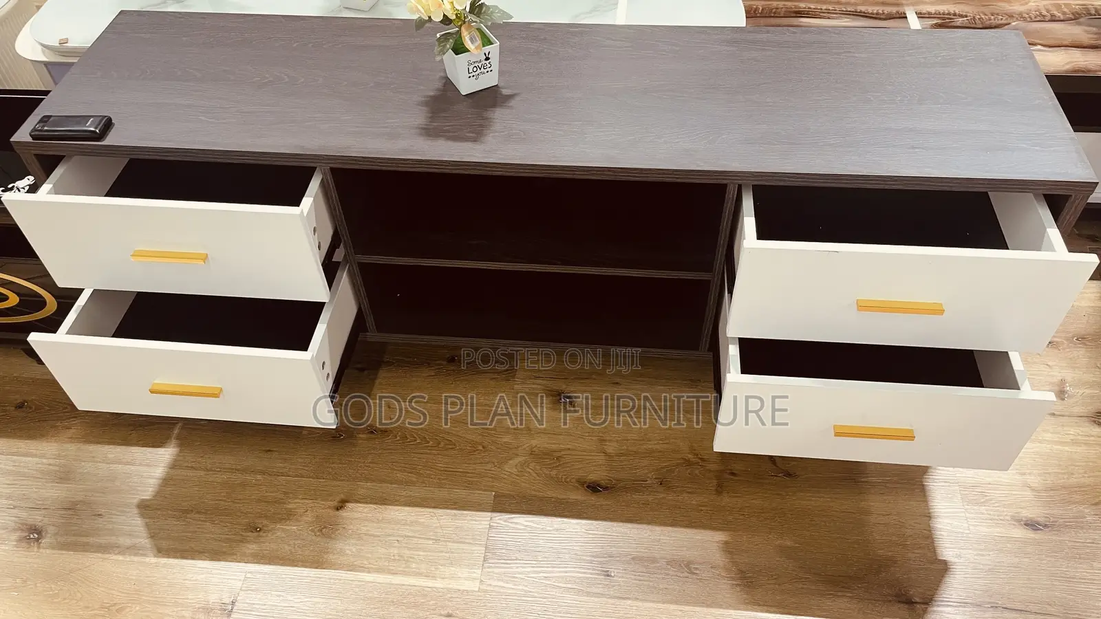 Wooden Tv Stand (325)