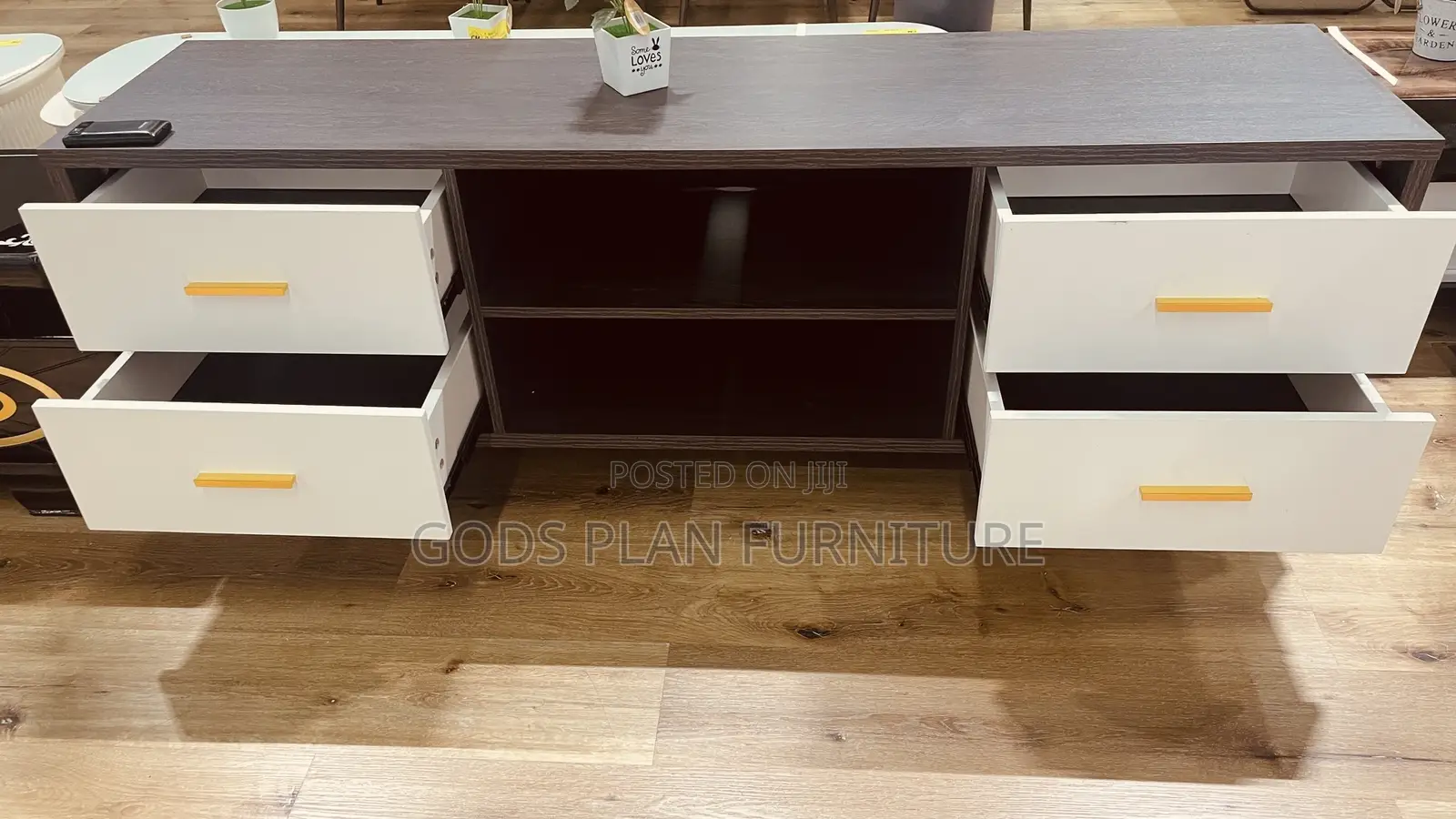 Wooden Tv Stand (325)