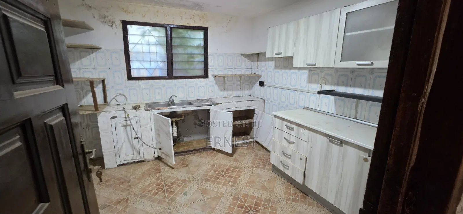 3bdrm Apartment in Tema Metropolitan for rent