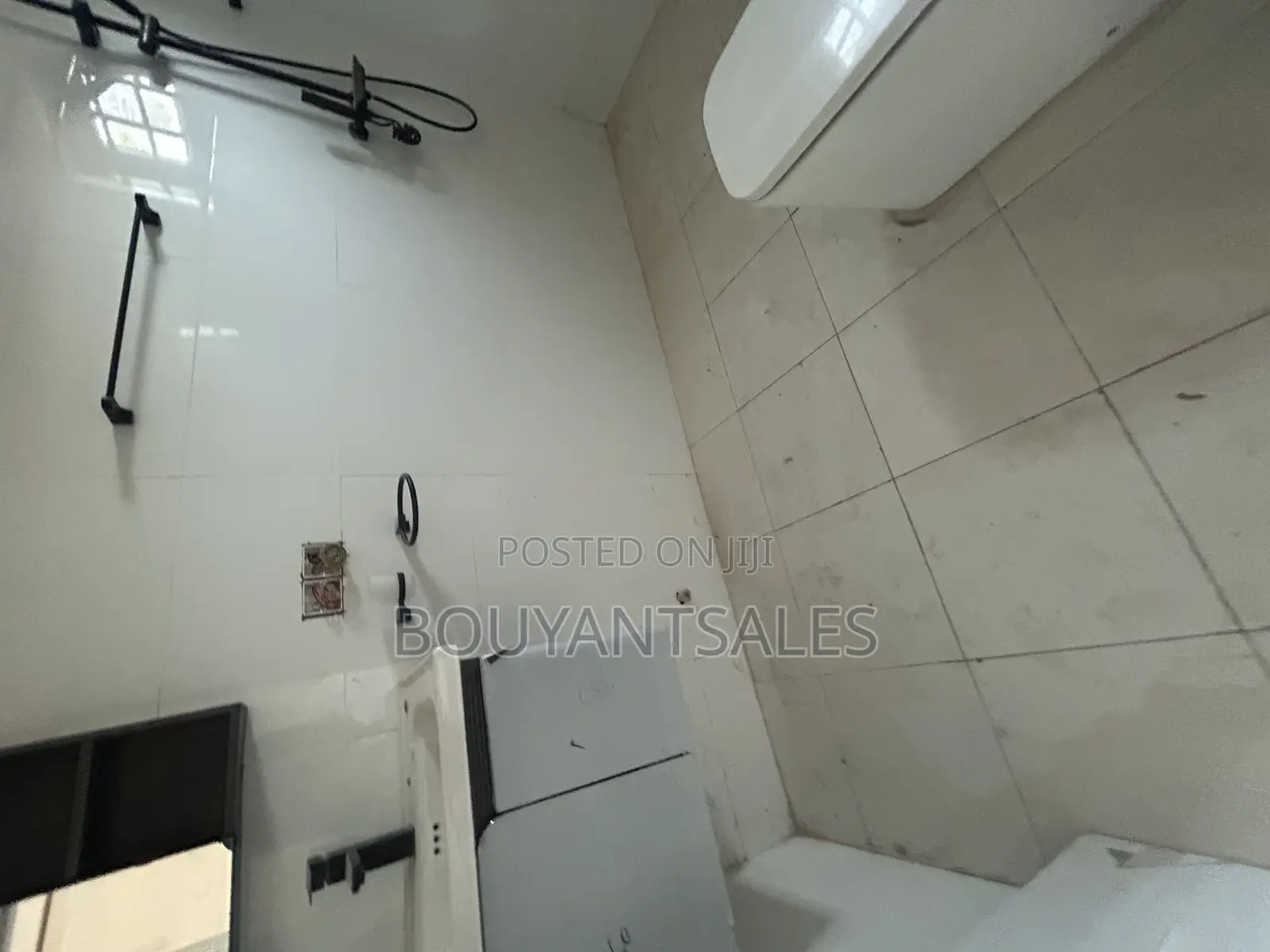 3bdrm House in Old Ashongman for sale