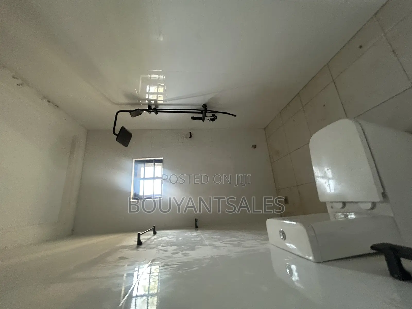 3bdrm House in Old Ashongman for sale