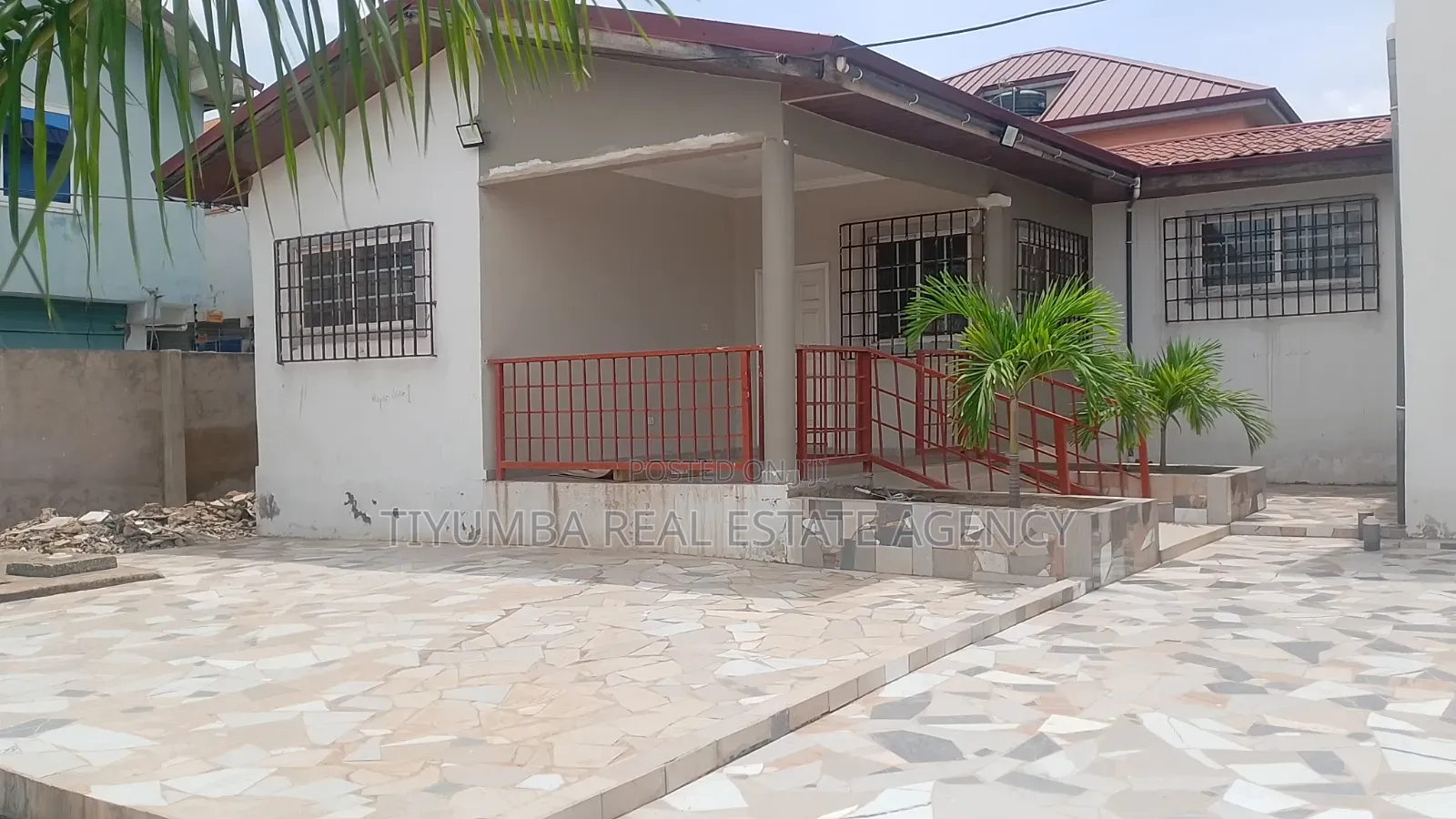 3bdrm Apartment in Tiyumba Real Estate, Ga East Municipal for rent