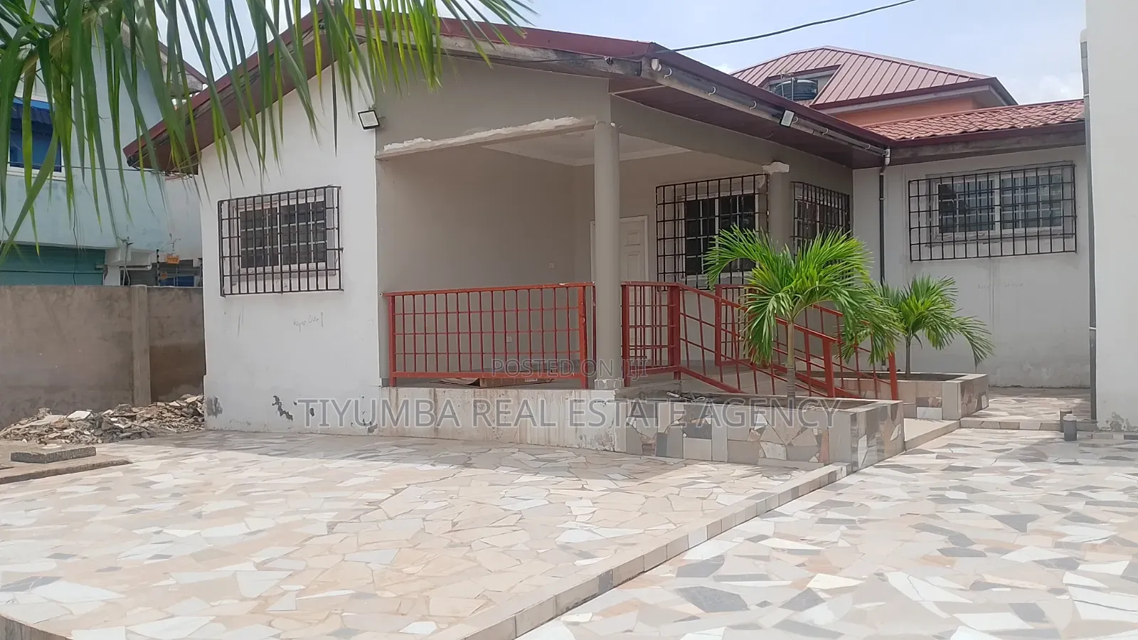 3bdrm Apartment in Tiyumba Real Estate, Ga East Municipal for rent