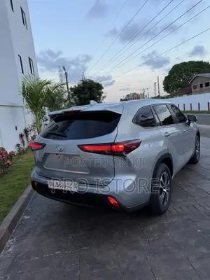 Toyota Highlander XLE AWD 2024 Silver