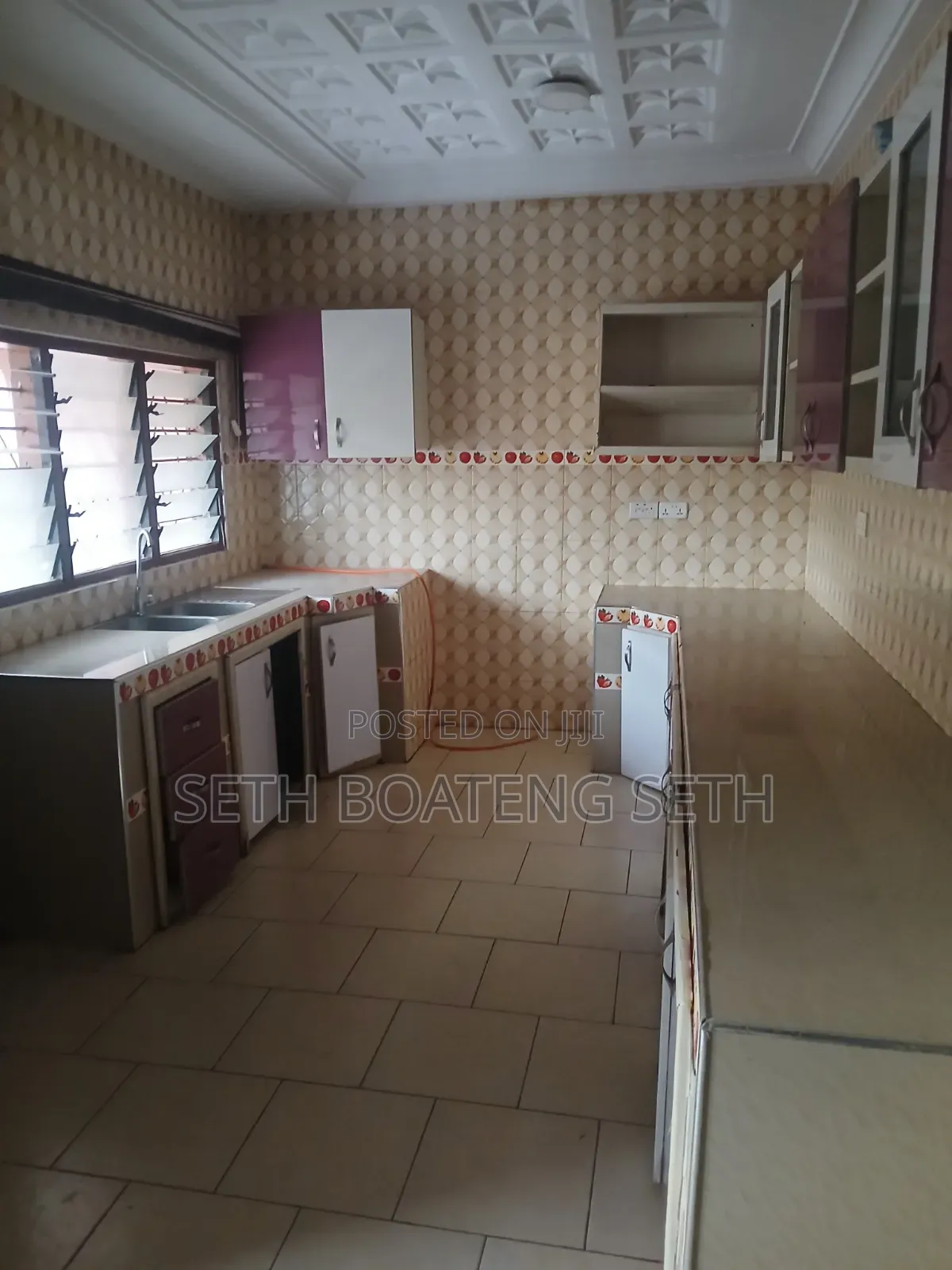 3bdrm Apartment in Abuakwa Dkc, Atwima Nwabiagya for rent