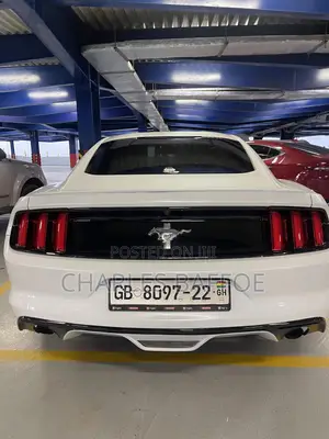 Ford Mustang V6 Fastback 2016 White