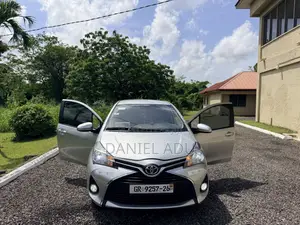 Toyota Yaris LE Hatchback 5dr 2015 Silver