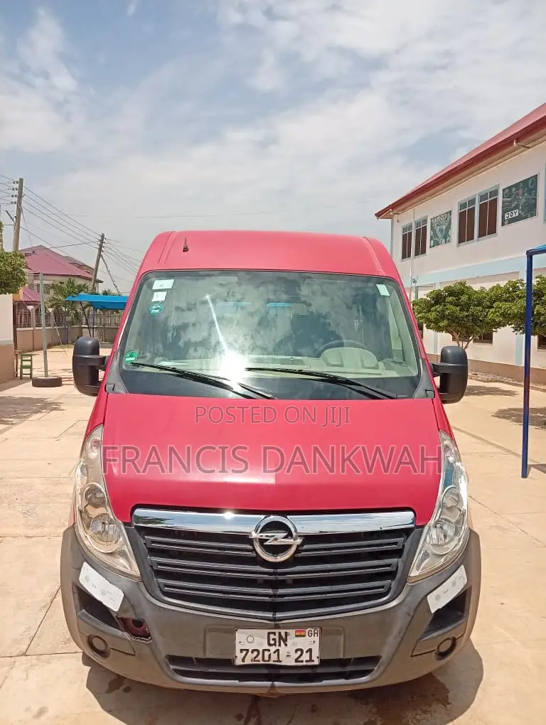 Opel Vivaro 2013 Red