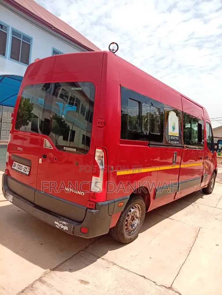 Opel Vivaro 2013 Red