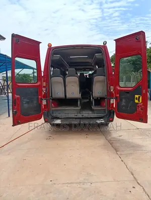 Opel Vivaro 2013 Red