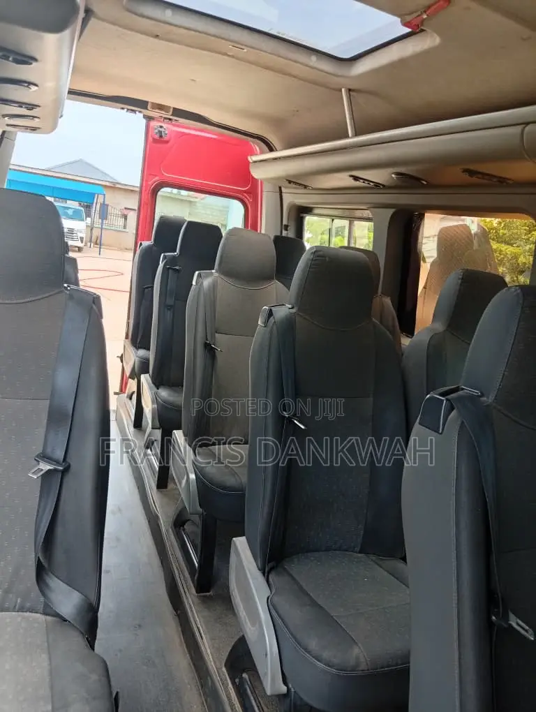 Opel Vivaro 2013 Red