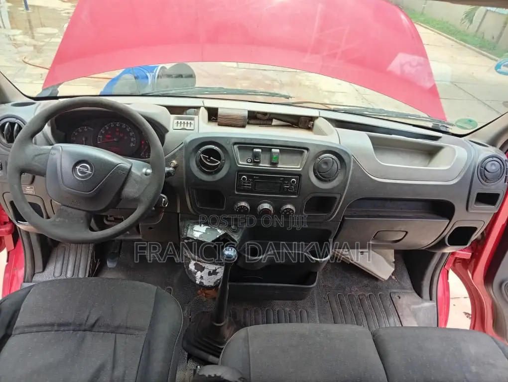 Opel Vivaro 2013 Red