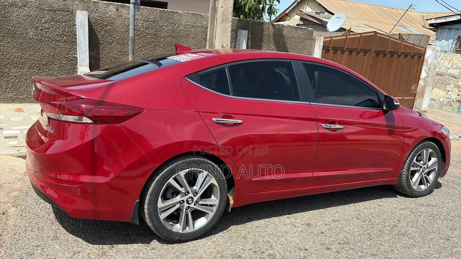 Hyundai Elantra 2017 Red