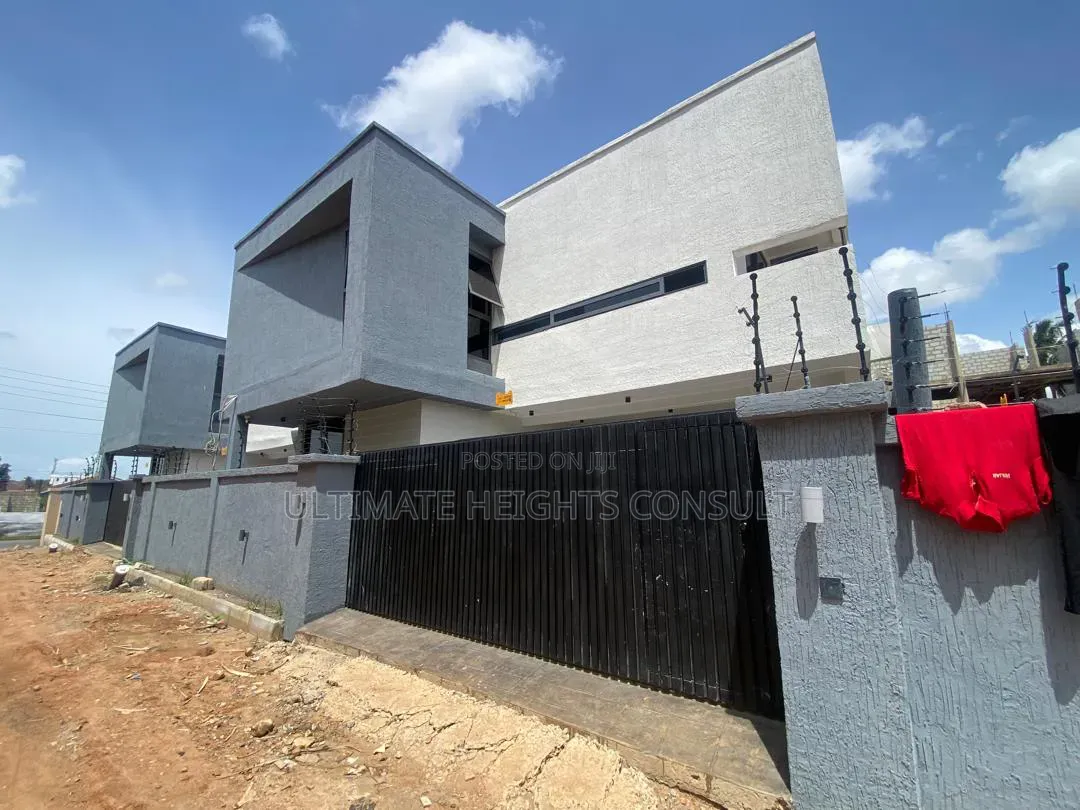 4bdrm House in Spintex Community 18, Melcom for sale